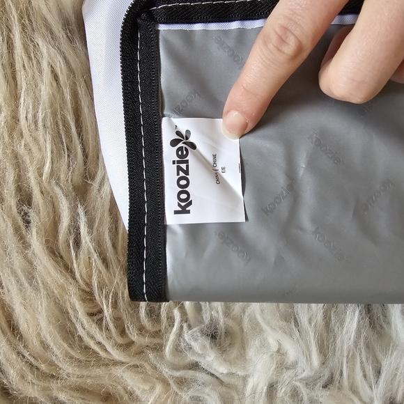 Kim Crawdord Mini Cooler NWOT - Picture 2 of 5